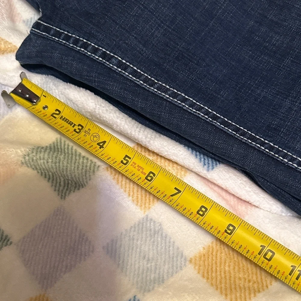 A15.  Cowgirl Up Women's Mid Rise Boot Cut Jeans embroidered pockets size 26